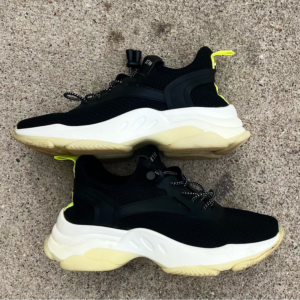 Steve Madden Black and Yellow Sneakers